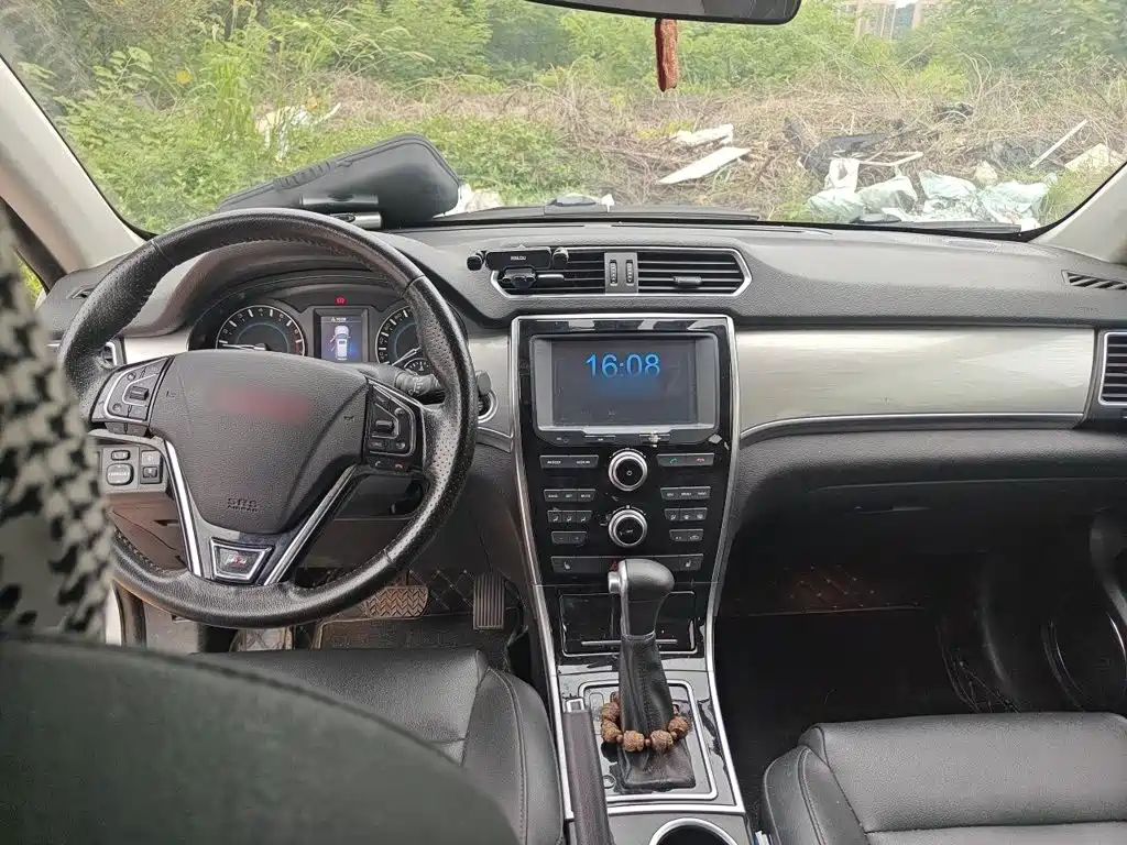 Haval H2 2015 2015 1.5T Automatic 2WD Elite Edition