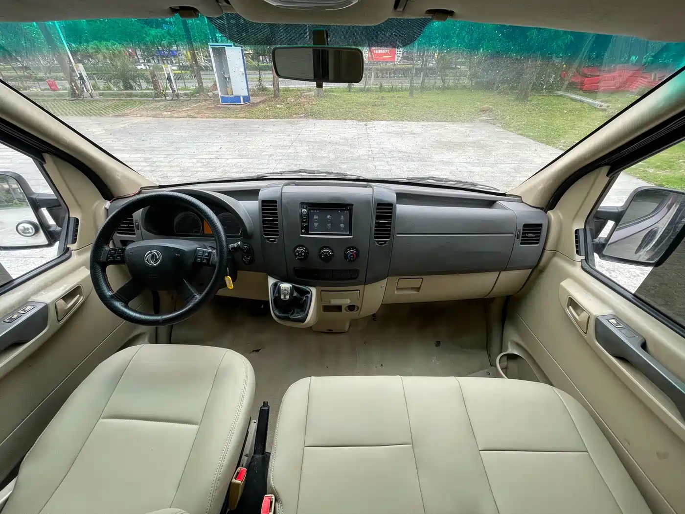 Dongfeng Yufeng Yufeng 2015 2016 2.5T Prestige Edition High-spec LWB High-roof China V ZD25