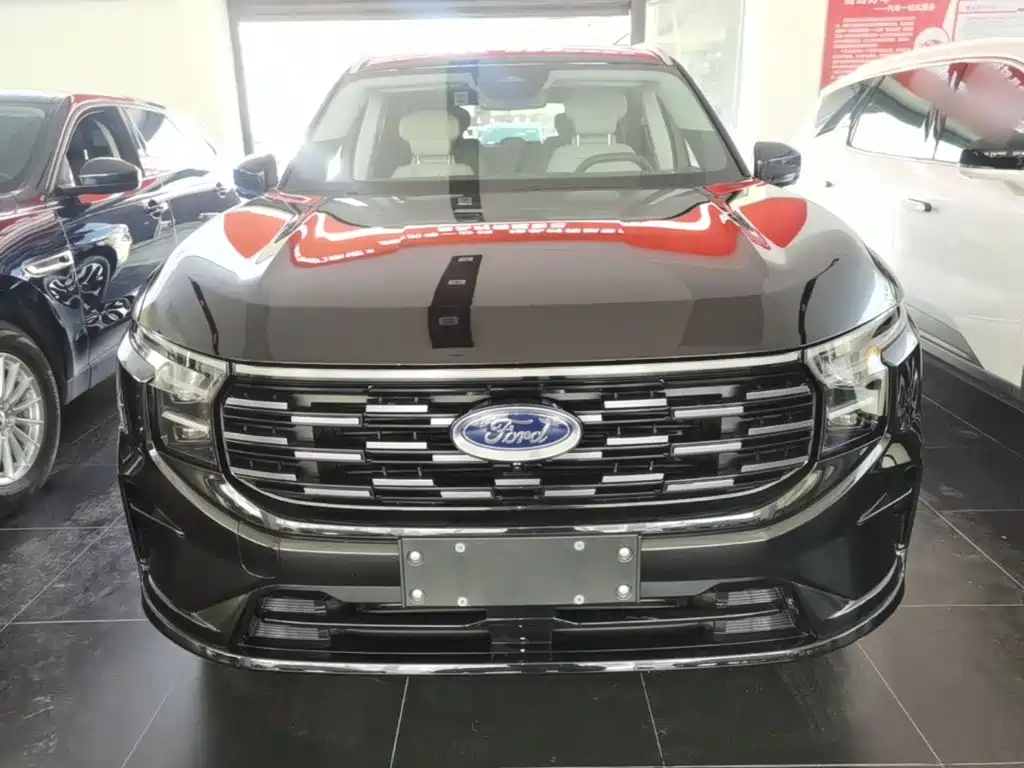 2025 Ford Edge