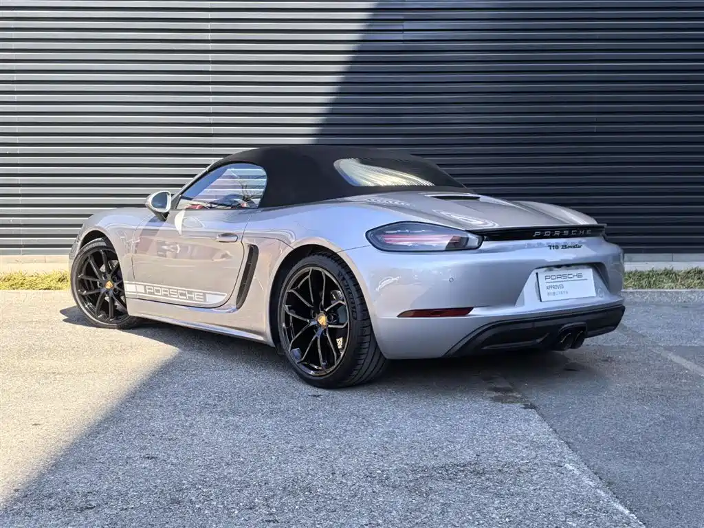 PORSCHE 718
