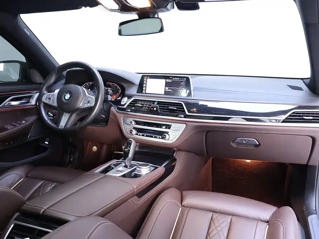 BMW 7 Series 2019 730Li M Sport Package фото 20