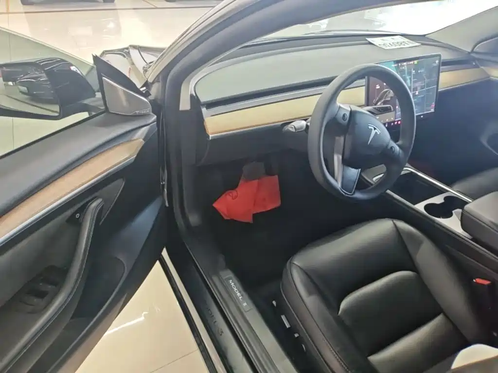 Фото 16 - Tesla Model 3