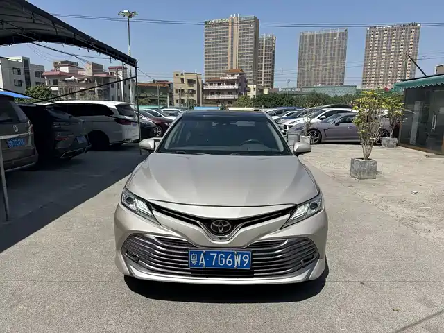 TOYOTA CAMRY