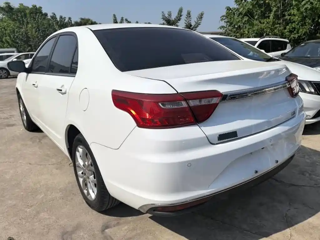 Фото 4 - Geely Vision