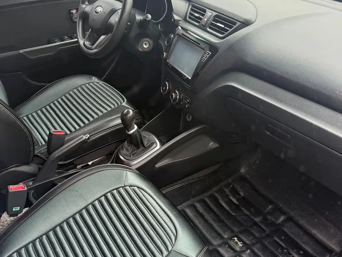 Photo 5 - Kia K2