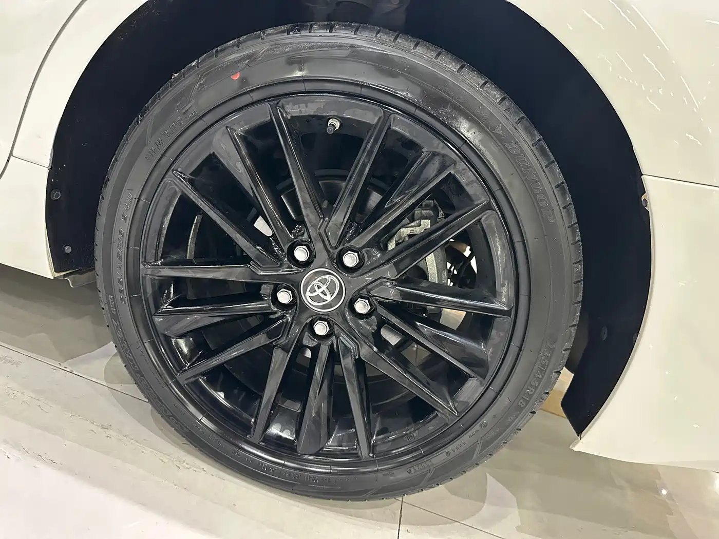 Фото 22 - Toyota Camry