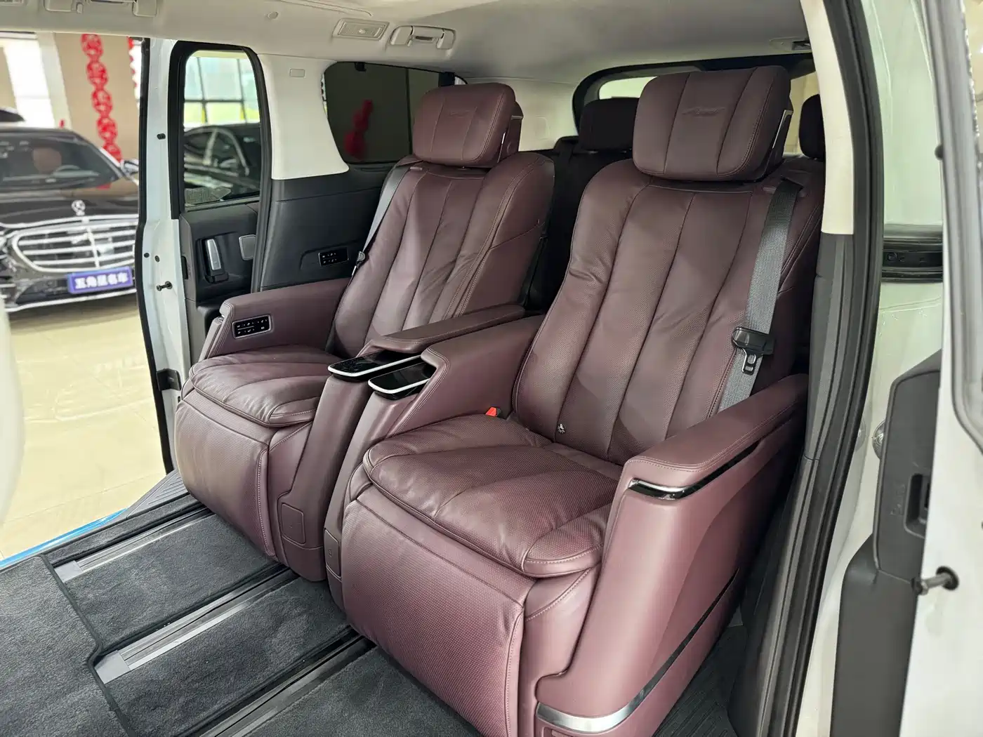 Buick Century 2025 2.0T 7-Seater World Edition фото 24