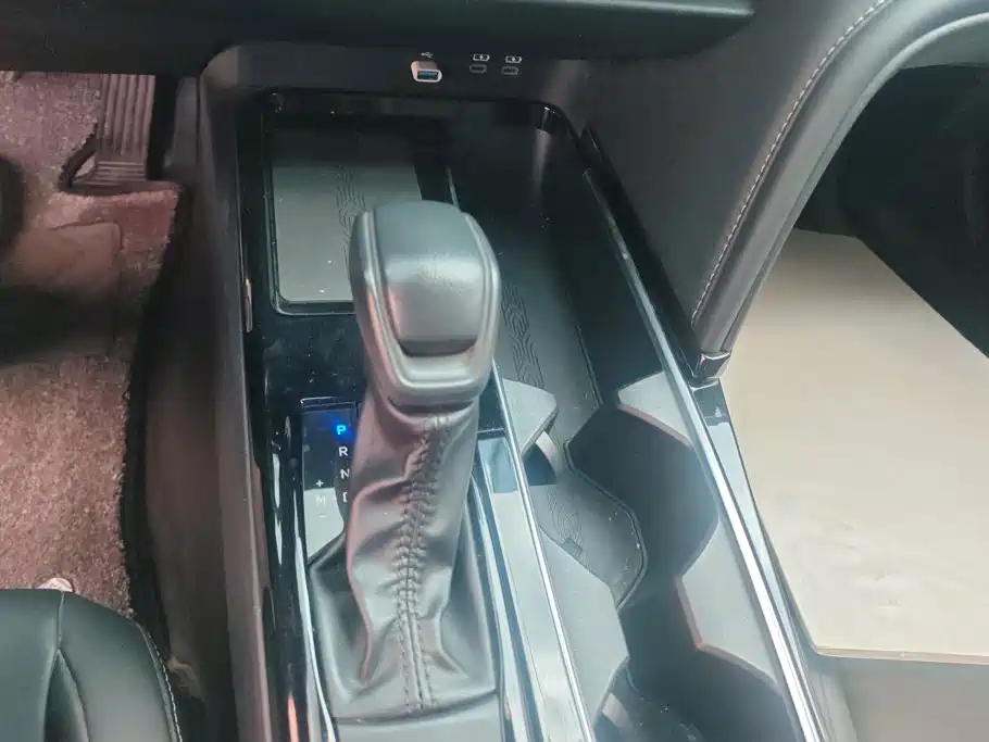 Toyota Camry 2025 2024 2.0E Elite Edition