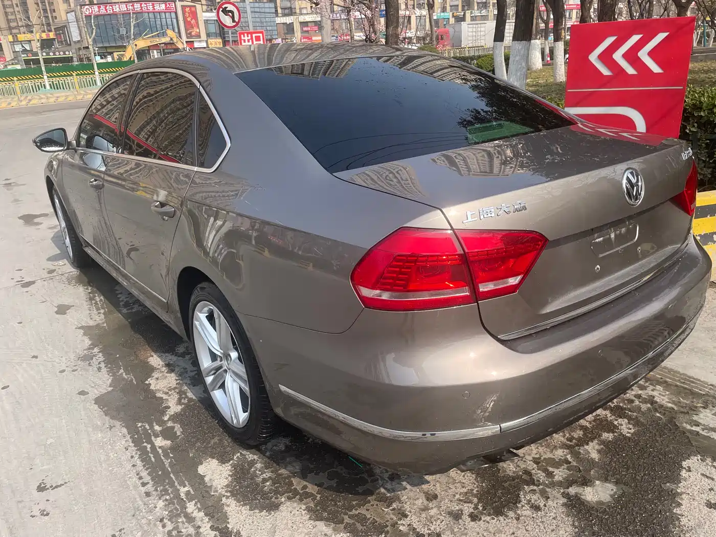 Volkswagen Passat 2015 1.8TSI DSG Prestige Edition фото 9