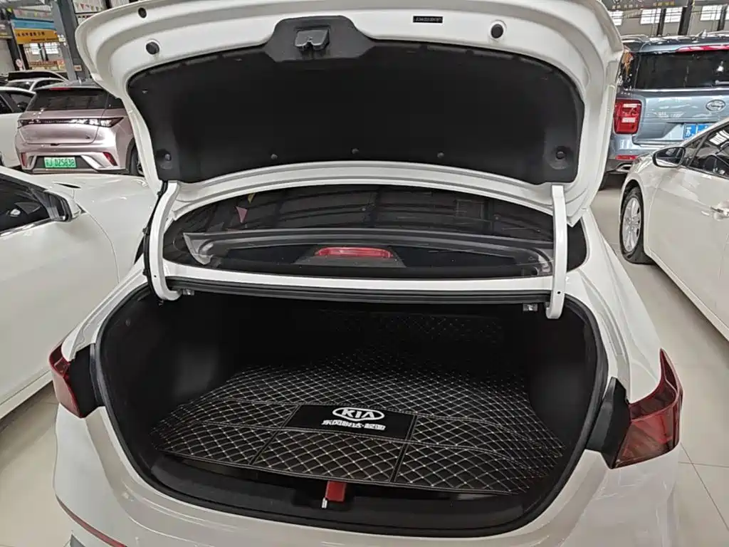 Фото 19 - Kia K3