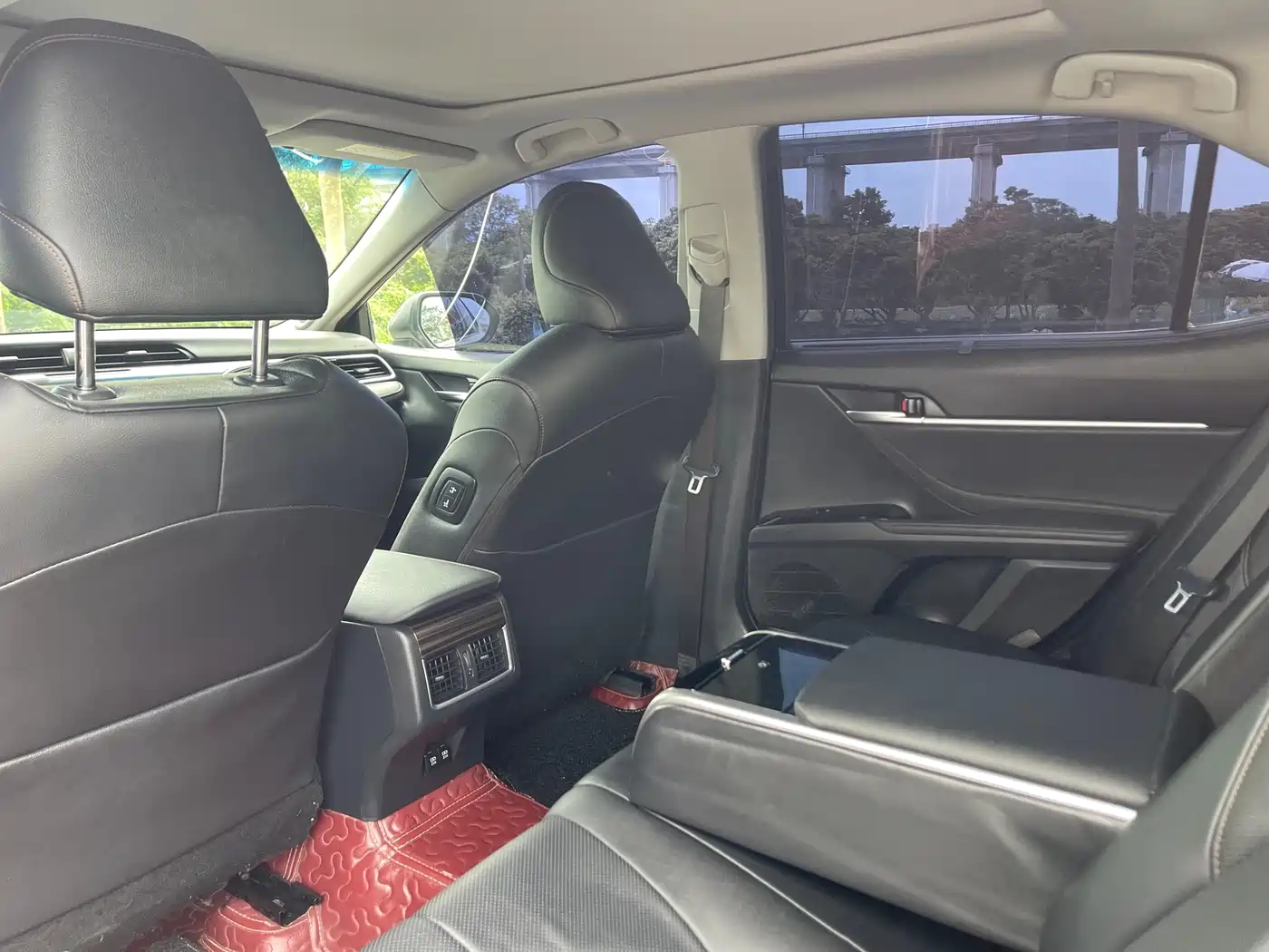 Toyota Camry 2018 2.5Q Flagship Edition фото 26