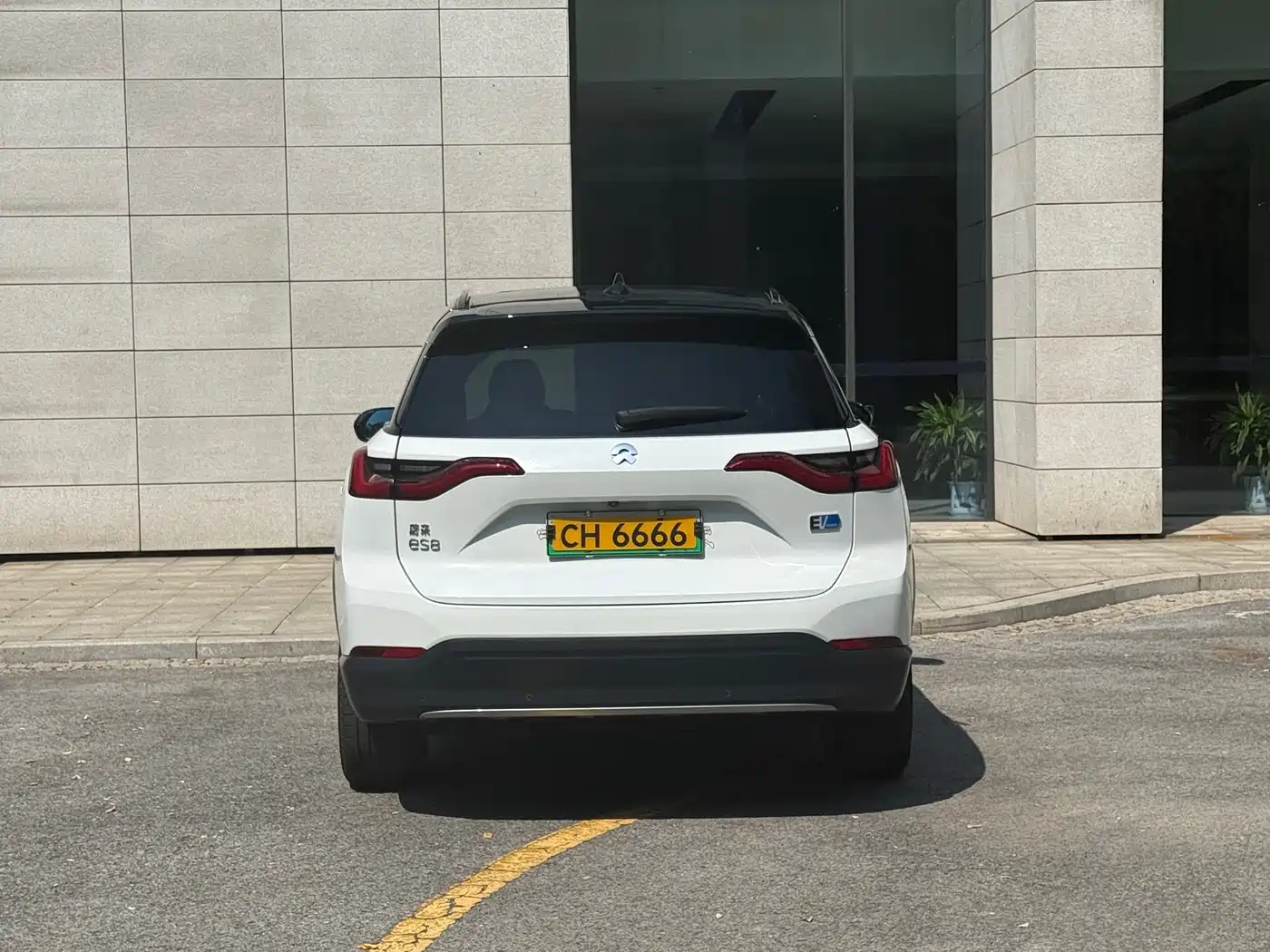 NIO ES8 2018 2018 355KM Base Model 7-Seater Version