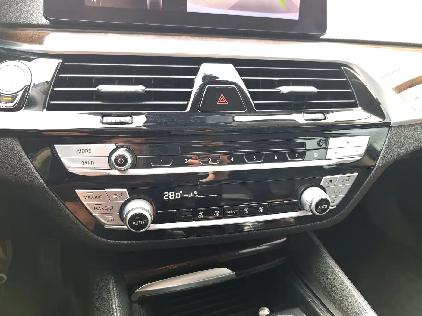 BMW 5 Series 2019 525Li Luxury Package фото 19