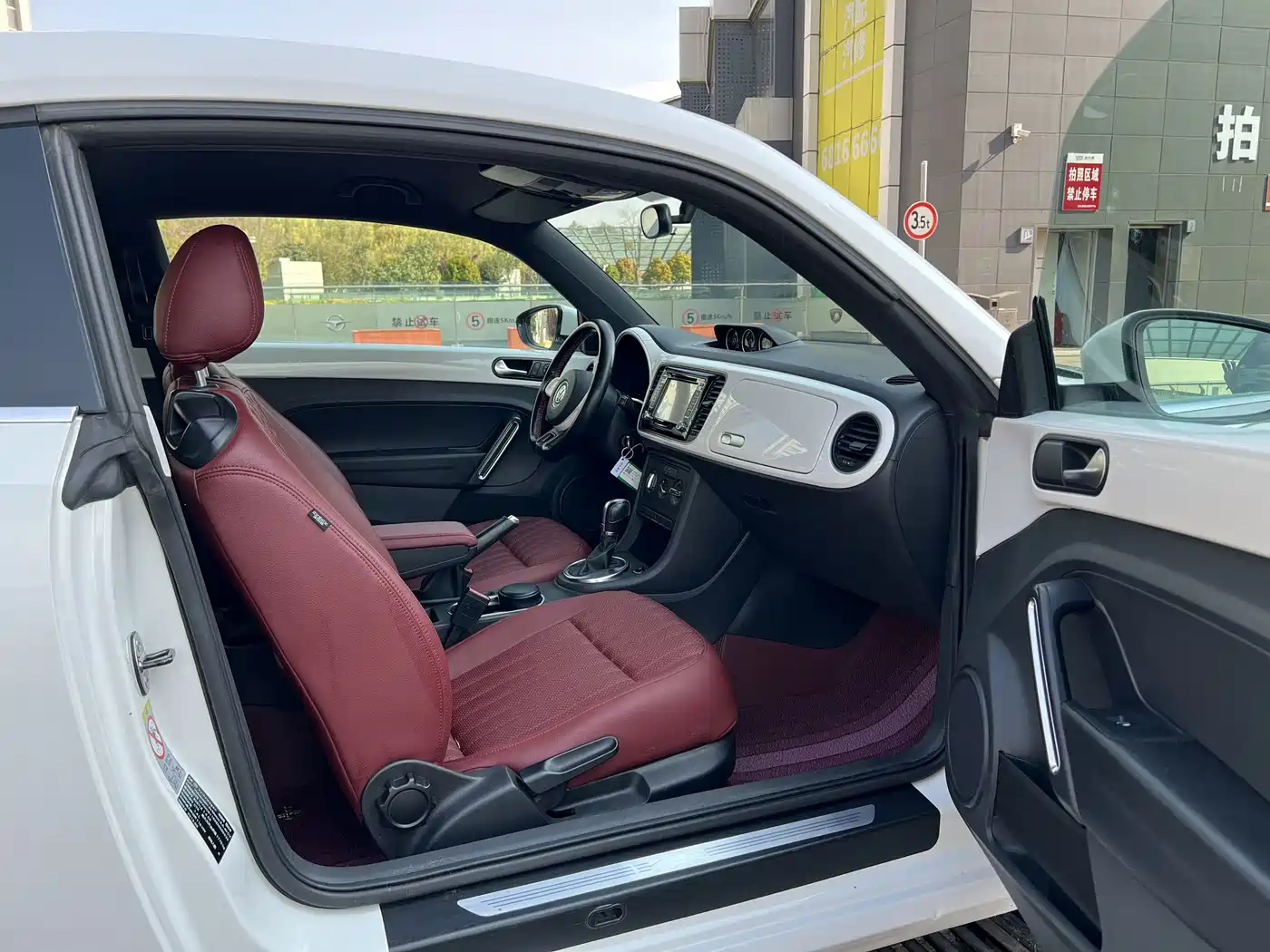 Volkswagen Beetle 2014 1.4TSI Fashion Edition фото 23