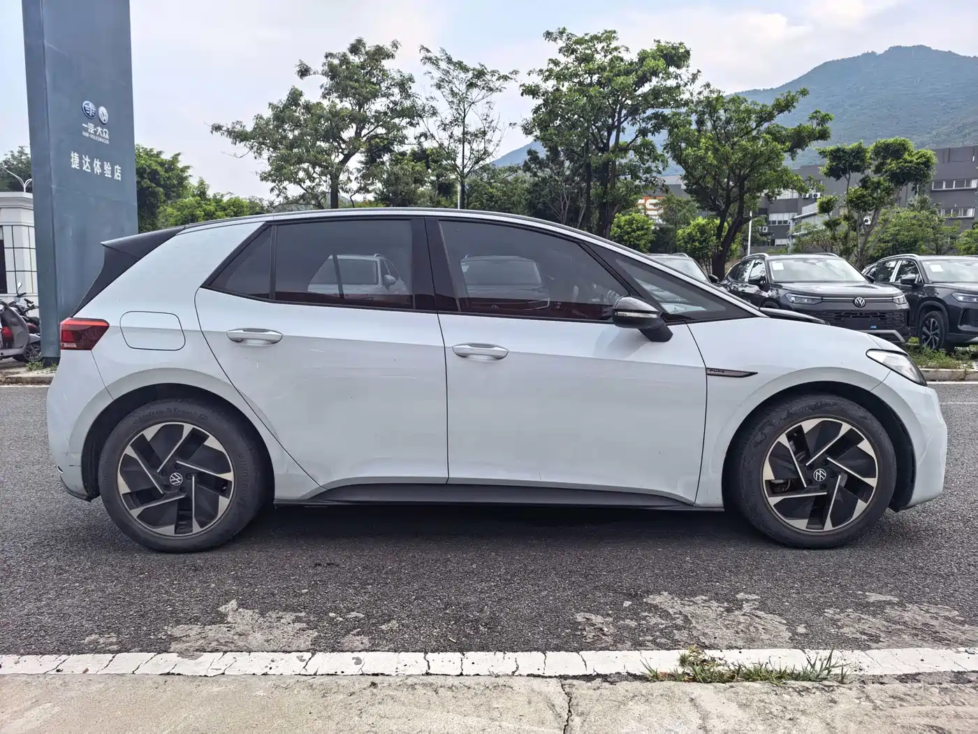 Volkswagen ID.3 2023 Upgraded Pure Intelligence Edition фото 12
