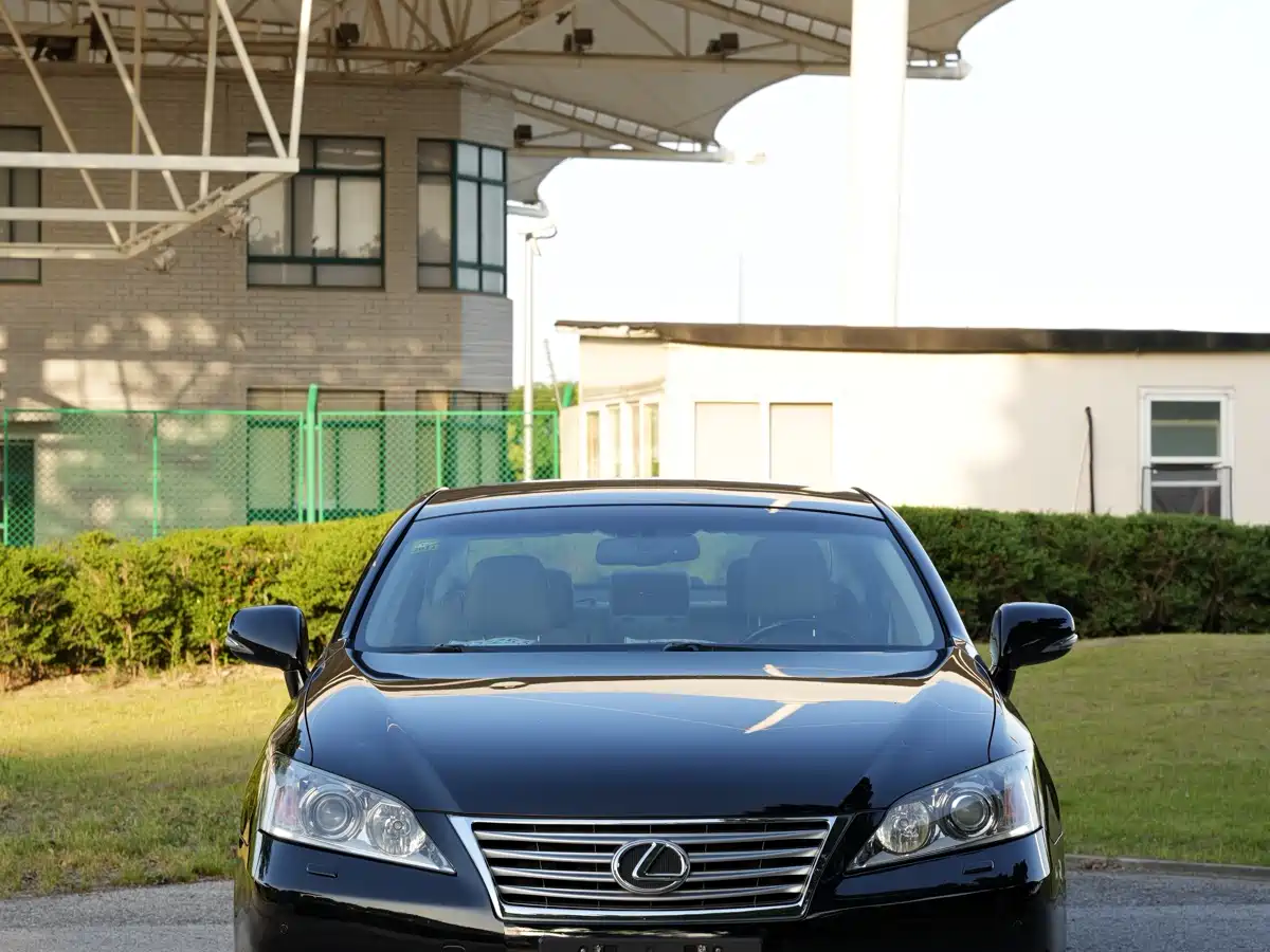Lexus ES 2010 350 Luxury Edition фото 2