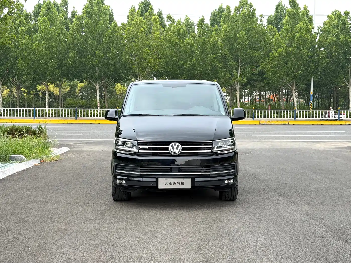 Volkswagen Multivan 2017 2018 2.0TSI 4WD Premium Edition 7-Seater