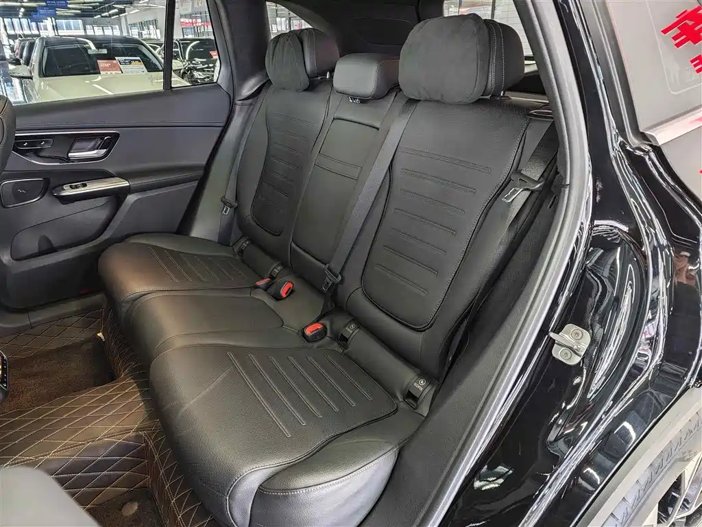Mercedes-Benz GLC 2023 GLC 260 L 4MATIC Sport 5-seater фото 15