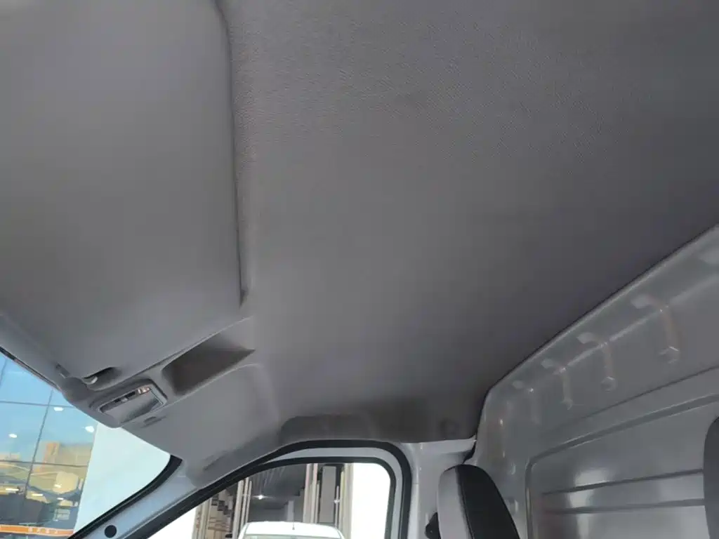 Wuling Motors Wuling Yangguang 2024 2024 300km Practical Enclosed Window Version 60kW