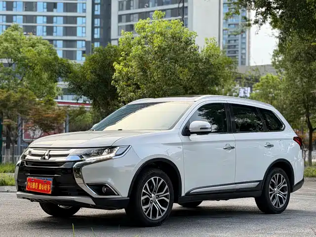 Mitsubishi Outlander 2018 2.4L 4WD Elite Edition 5-seater