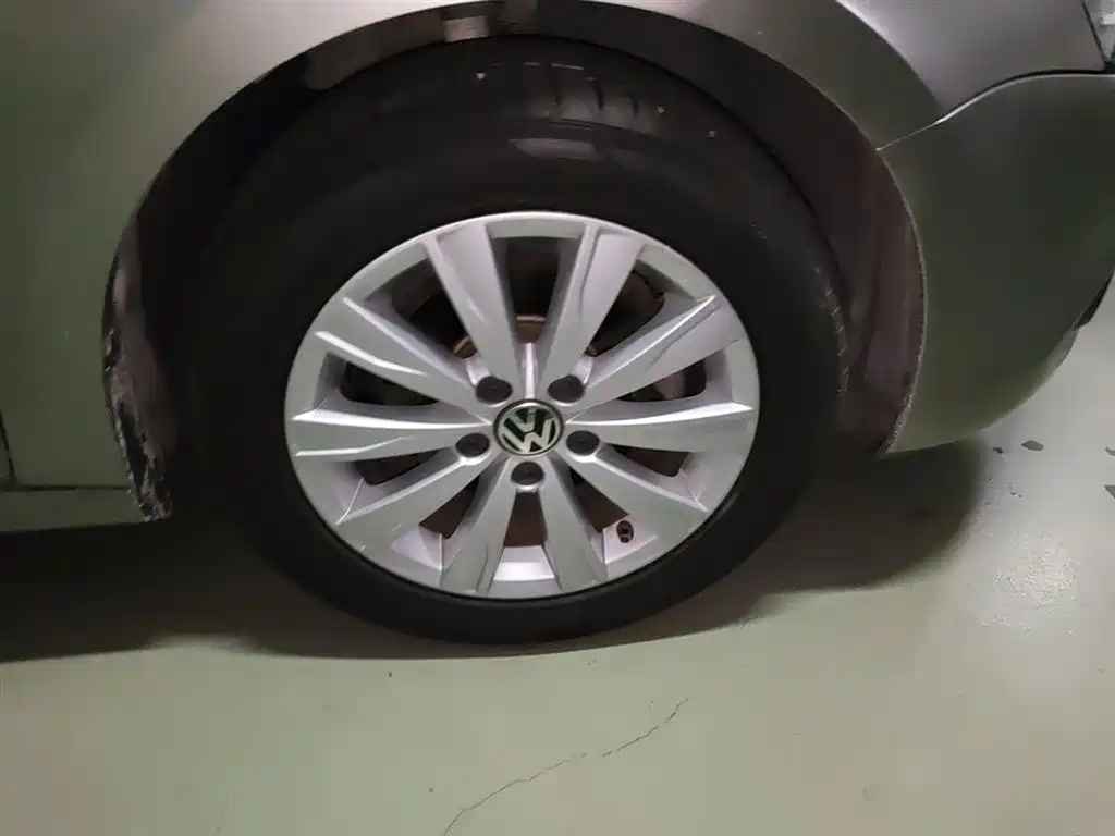 Volkswagen Sagitar 2014 1.6L Automatic Comfort фото 23