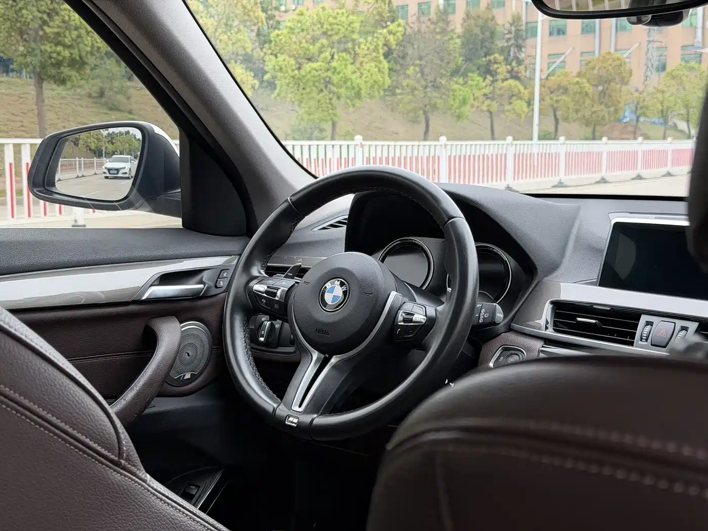 BMW X1 2019 xDrive20Li Premium Model фото 9