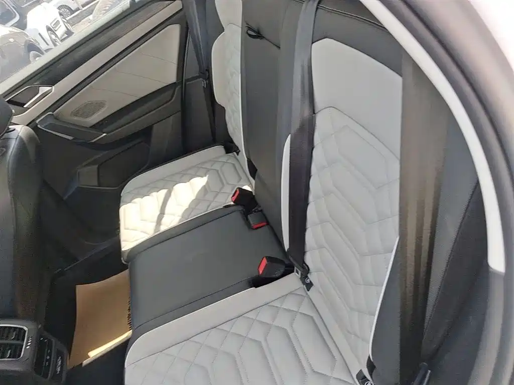 Volkswagen Tayron 2023 300TSI 2WD Luxury Plus Advanced Edition фото 17