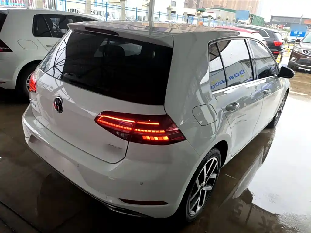 Volkswagen Golf 2018 230TSI Automatic Luxury фото 7