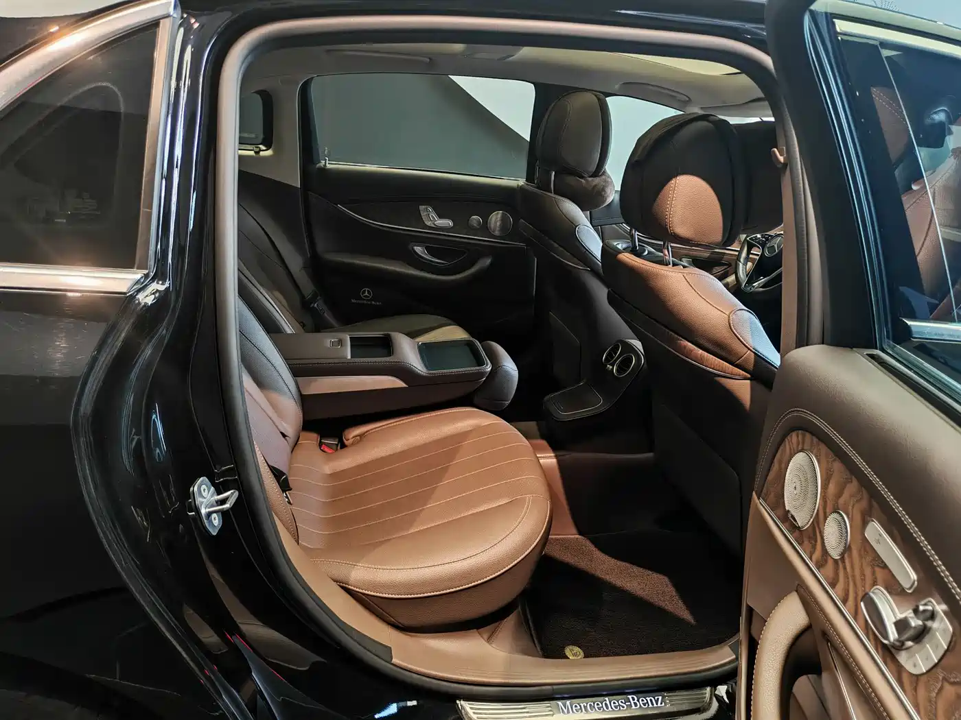 Mercedes-Benz E-Class 2023 Facelift E 300 L Luxury фото 16