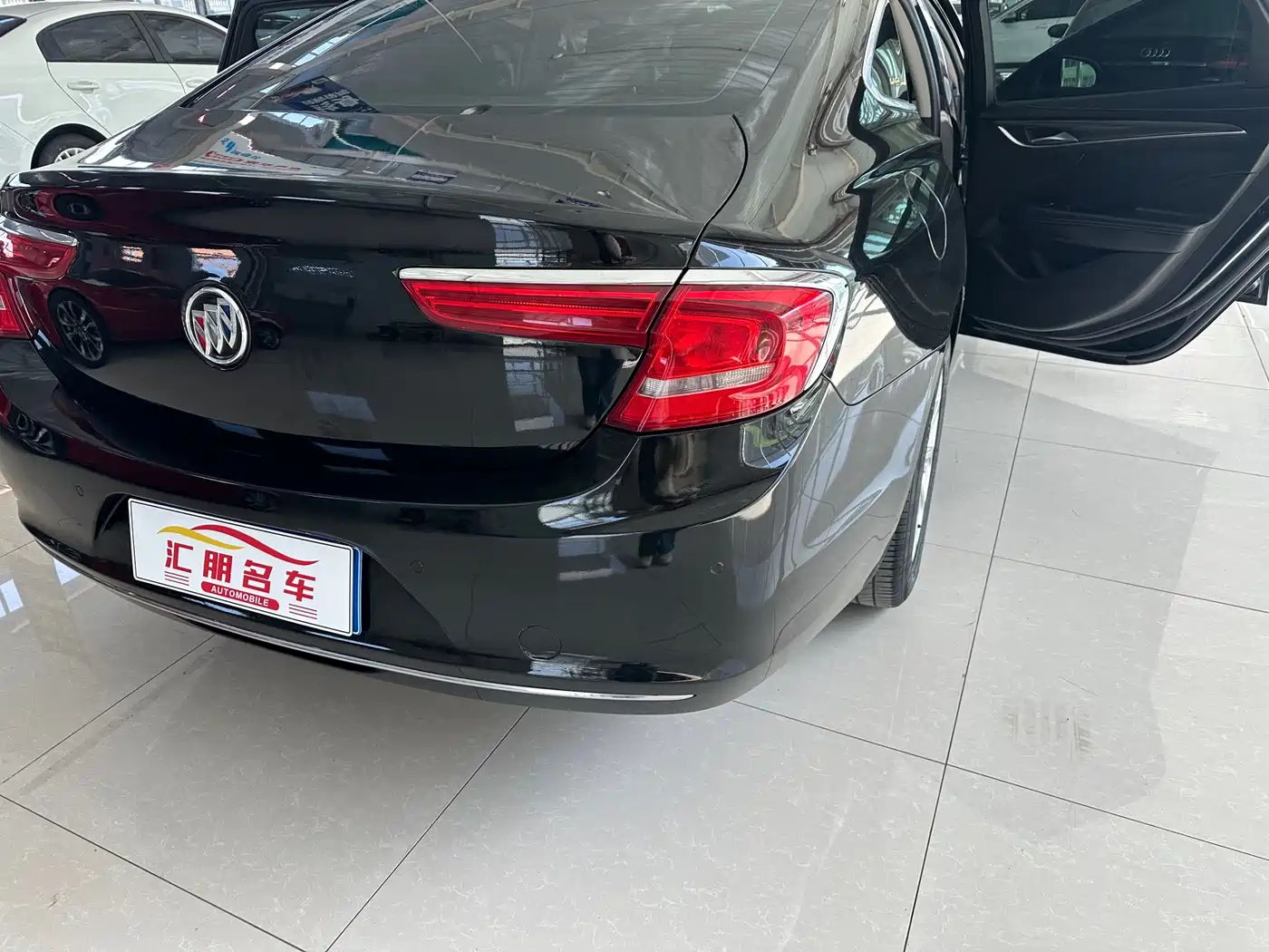 Buick LaCrosse 2018 Model 20T Elite Edition фото 19