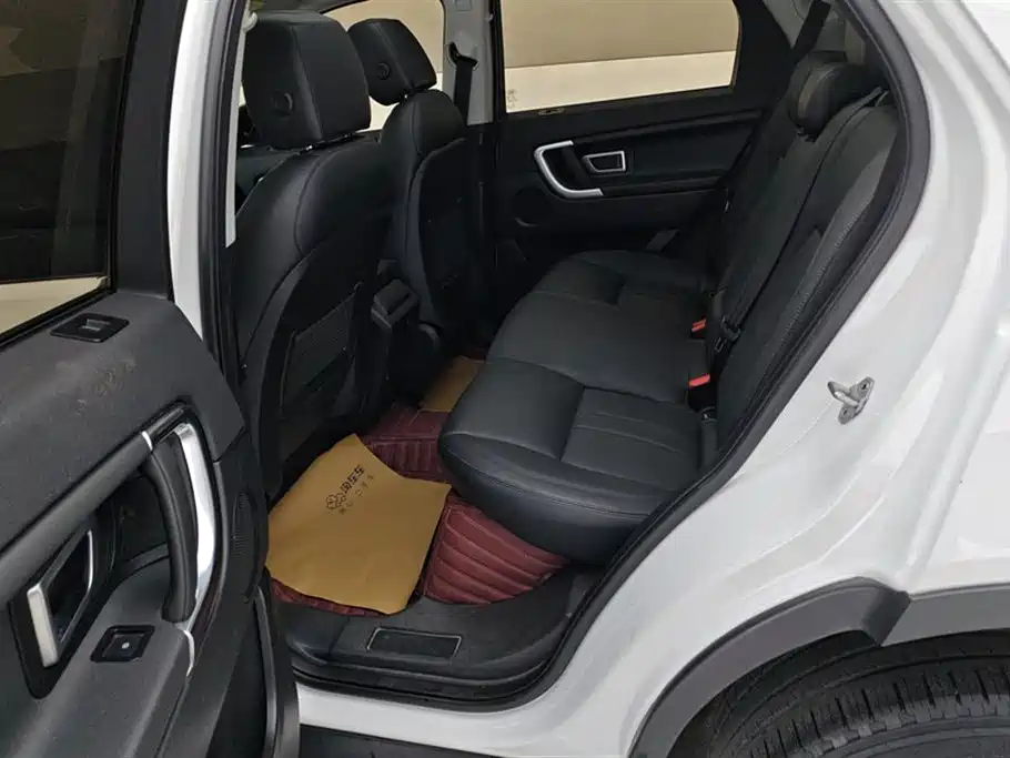 Land Rover Discovery Sport 2018 240PS SE Edition фото 11
