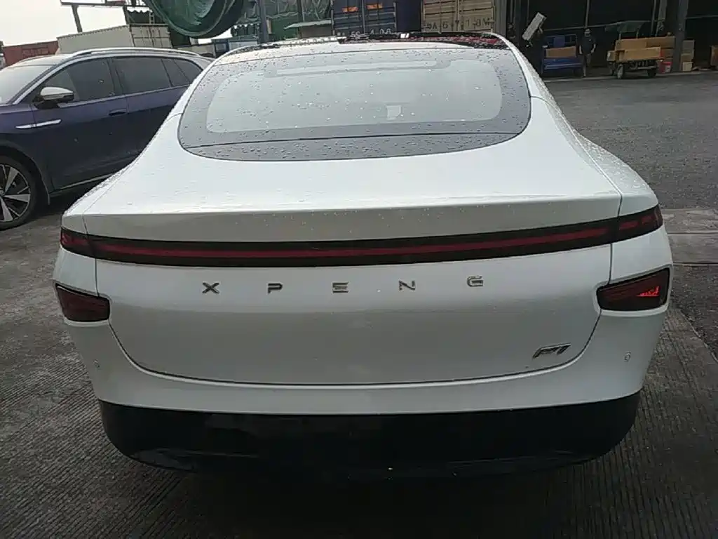 Фото 6 - XPeng P7