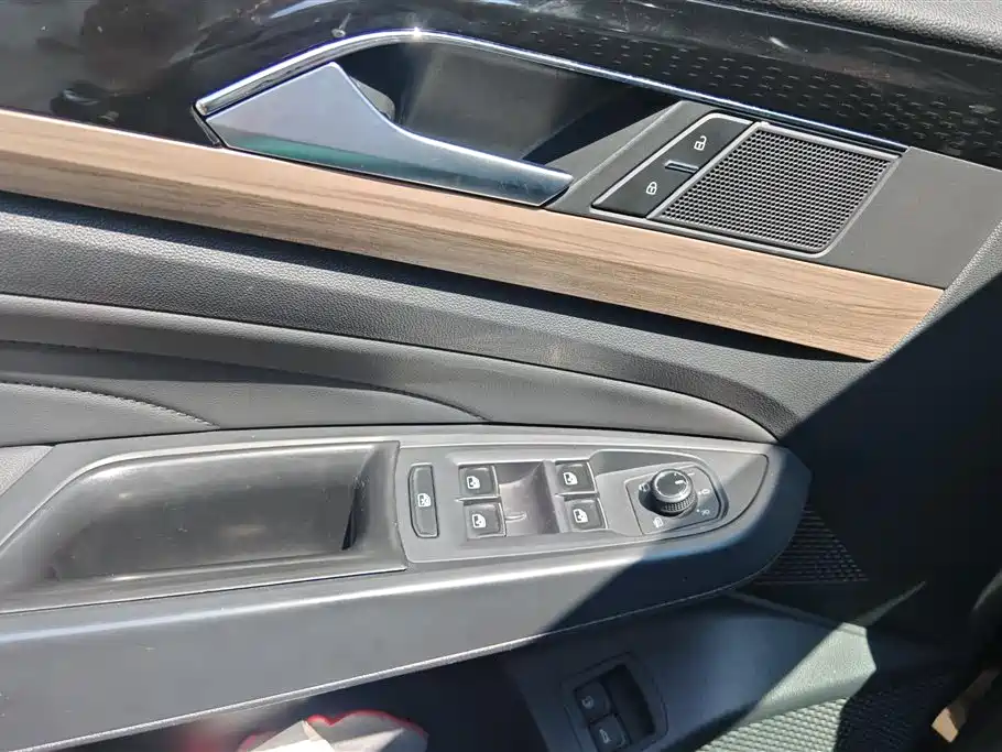 VOLKSWAGEN PASSAT NEW ENERGY