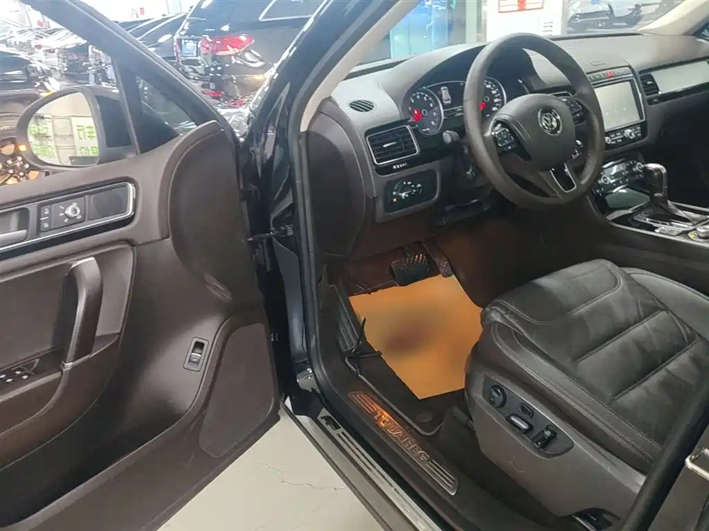 Volkswagen Touareg 2016 3.0TSI Glamour Edition фото 16