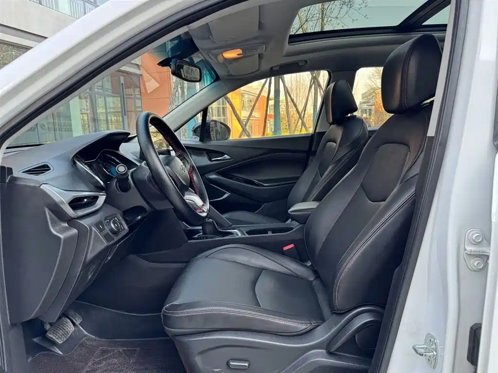 Chevrolet Volando 2018 Redline 530T Auto Premium Edition (5+2 seats) China V фото 12