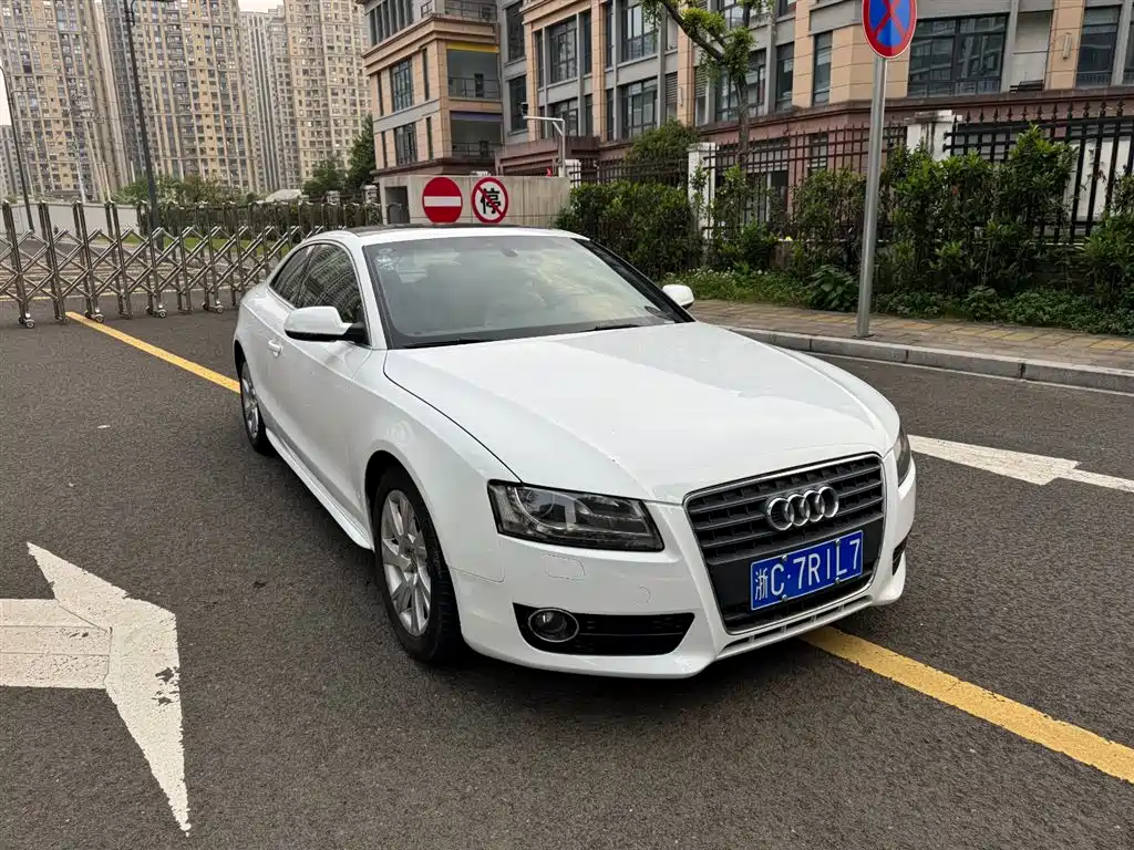 Audi A5 (Import) 2010 2.0TFSI Coupe фото 8