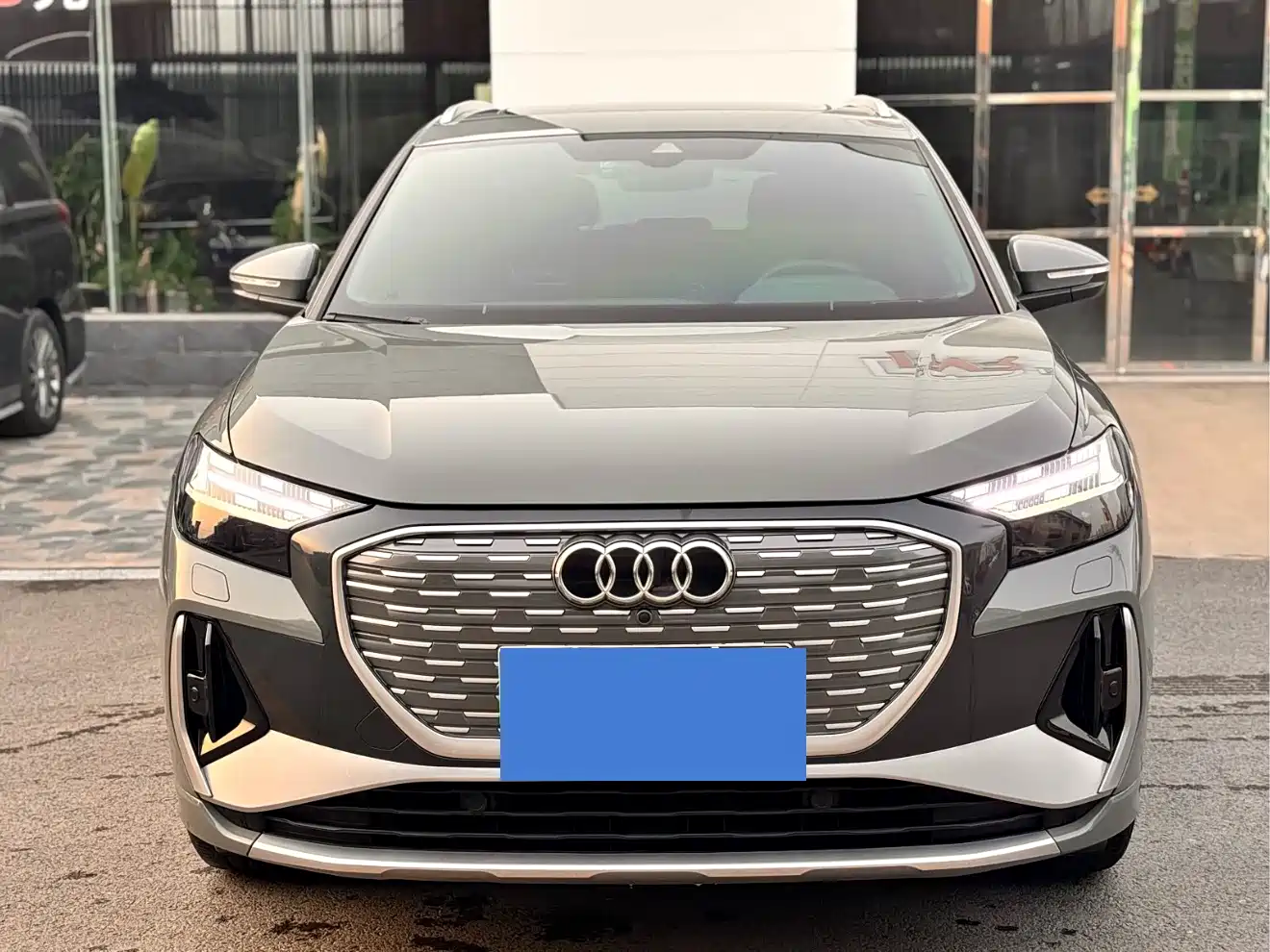 AUDI Q4 E TRON