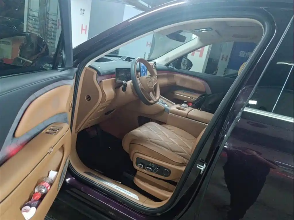 Voyah Auto VOYAH Taisan 2026 Model Base фото 3