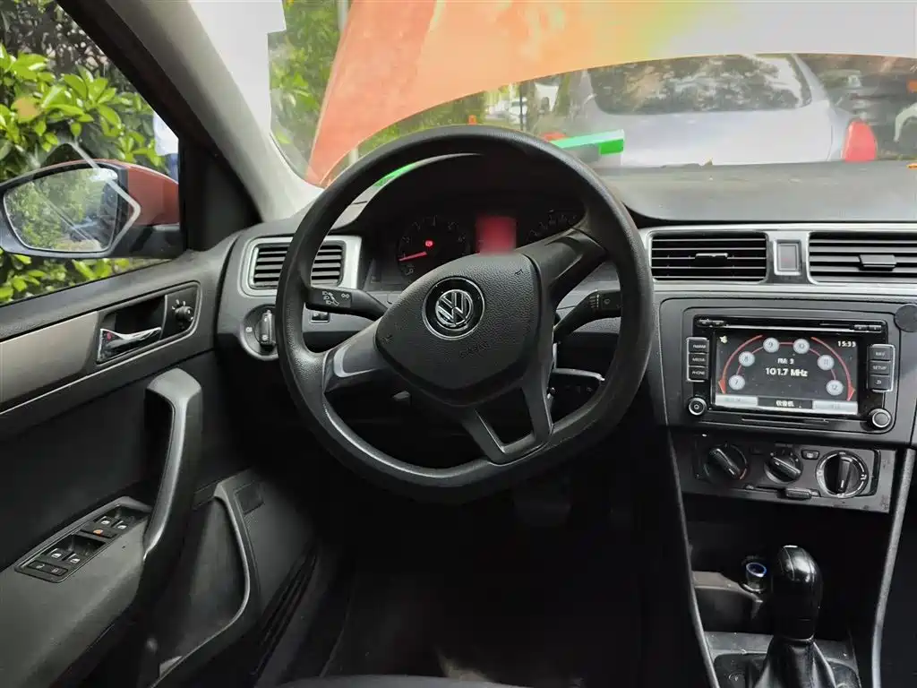 Volkswagen Santana 2015 Gran Santana 1.6L Automatic Trend фото 3