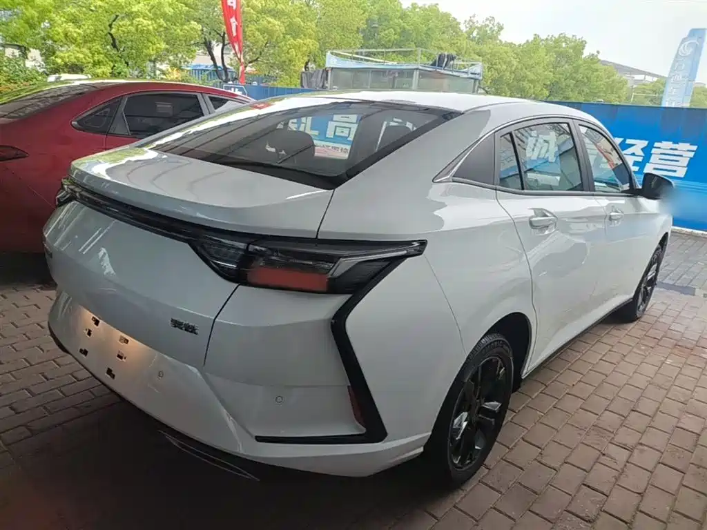 DONGFENG FENGSHEN YI HYUN