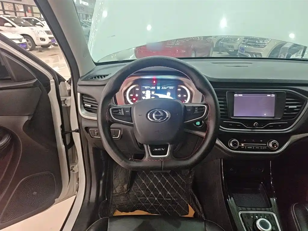 JIANGLING GROUP NEW ENERGY Easy to EX5