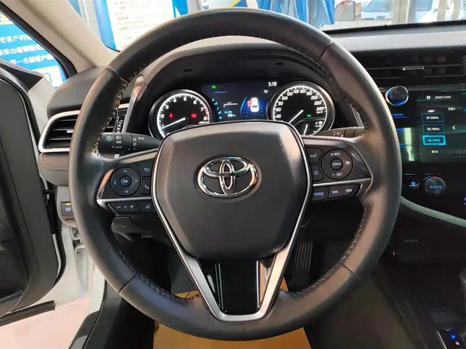Toyota Camry 2019 Facelift 2.0G Luxury Edition фото 15