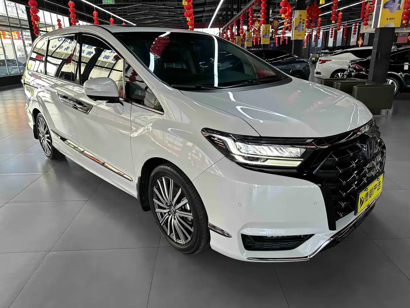 Honda Elysion 2023 2022 2.0L e:HEV Luxury