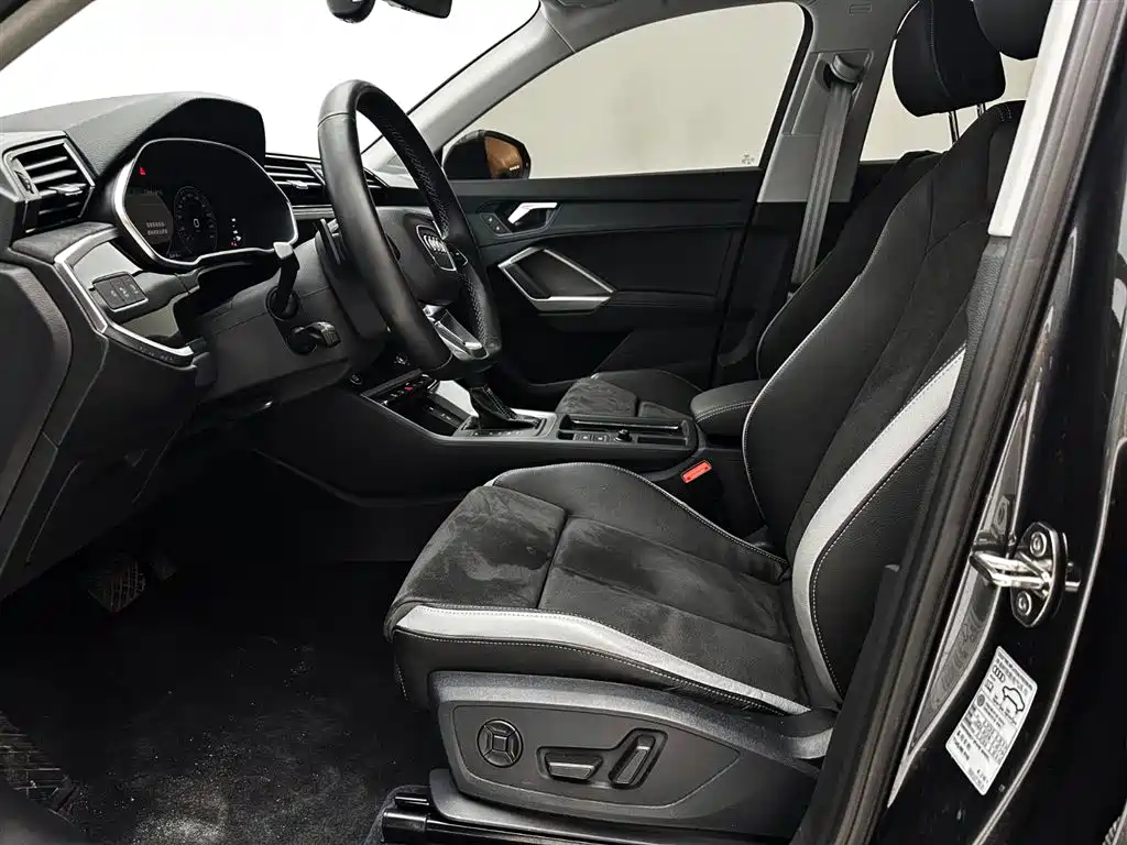 Audi Q3 2023 35 TFSI Fashion Dynamic (1.4T) фото 19