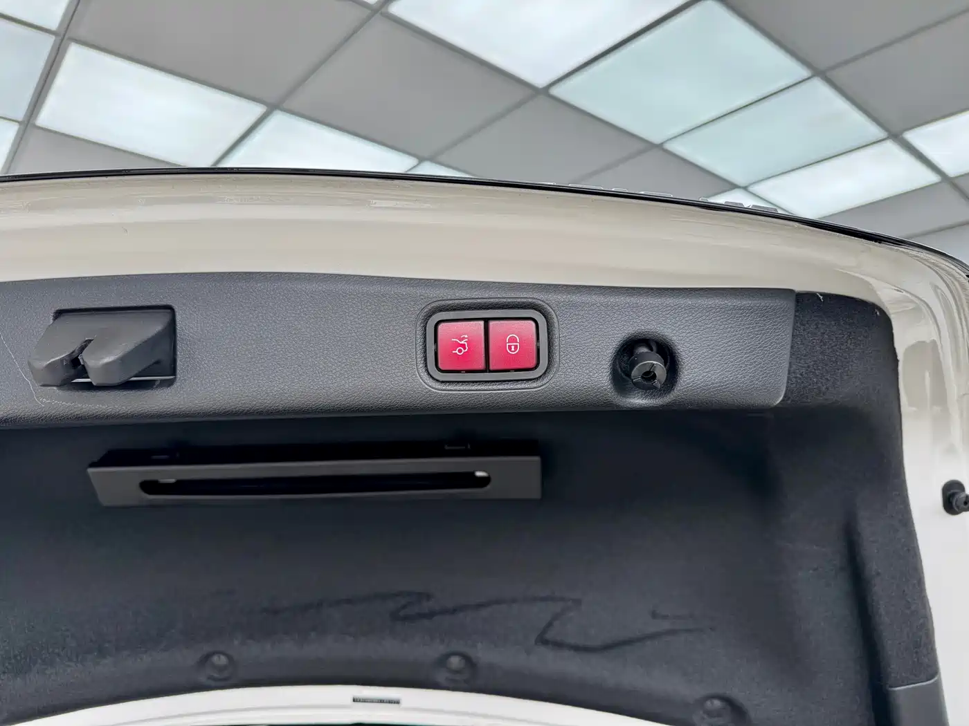 Mercedes-Benz E-Class 2020 Facelift E 300 L Sport Exclusive фото 25