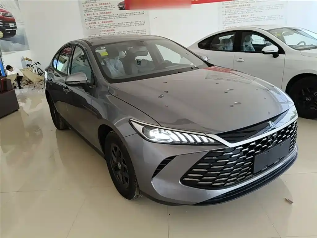 BYD Qin PLUS 2026 DM-i Smart Edition 128KM Progressive фото 4