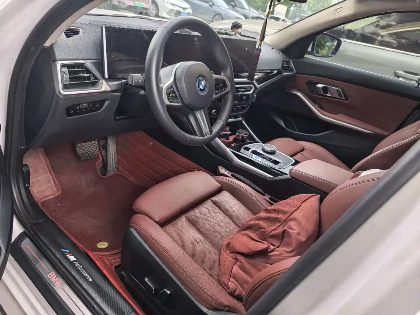 BMW i3 2024 eDrive 35 L фото 9