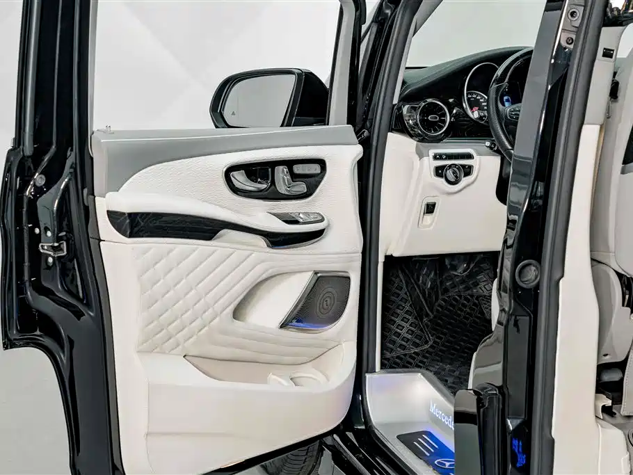 Mercedes-Benz V-Class 2022 V 260 L Long Wheelbase Prestige Edition фото 18