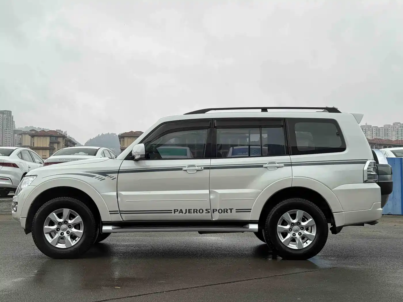 Mitsubishi Pajero (Import) 2018 3.0L Automatic Standard Edition фото 18