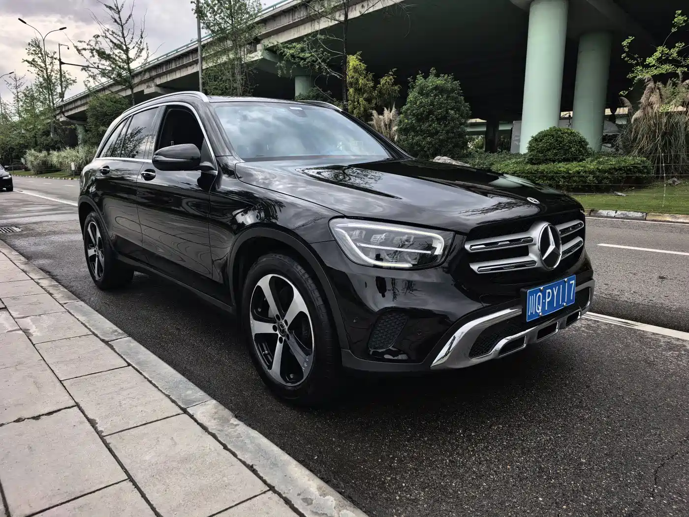Mercedes-Benz GLC 2022 Facelift II GLC 260 L 4MATIC Sport Model фото 3